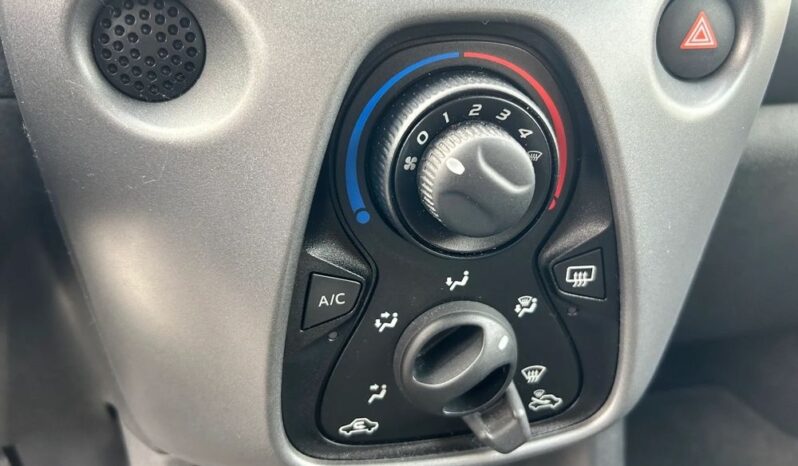 Toyota Aygo 1.0 VVT-i Color Edition full